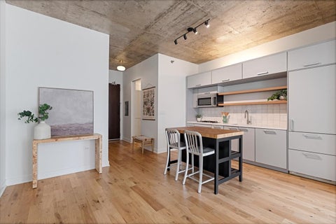 Tiny photo for 550 N Saint Clair Street #1302, Chicago, IL 60611 (MLS # 12751938)