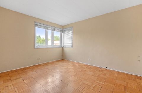 Tiny photo for 7206 Oak Avenue #2SE, River Forest, IL 60305 (MLS # 12629294)
