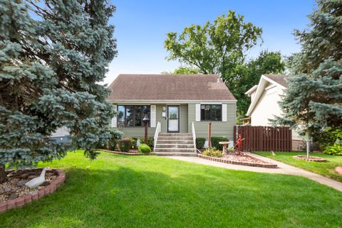 Photo of 3723 W 115 Place, Alsip, IL 60803 (MLS # 12452692) Photo of 3723 W 115 Place, Alsip, IL 60803 (MLS # 12452692)