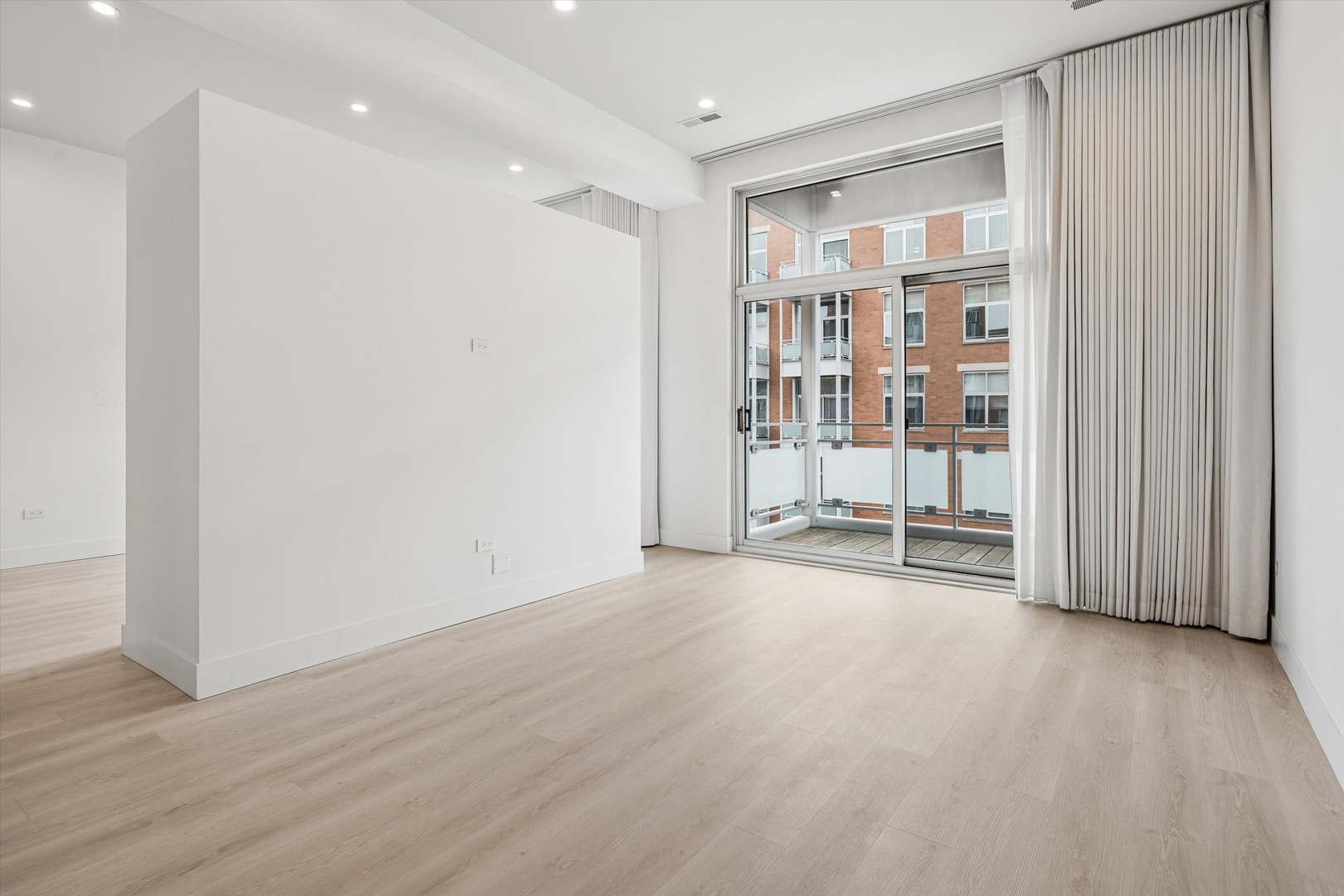 949 W Madison Street 406