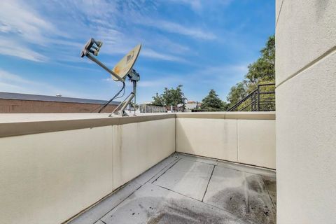 Tiny photo for 860 N ELSTON Avenue #10, Chicago, IL 60642 (MLS # 12472092)