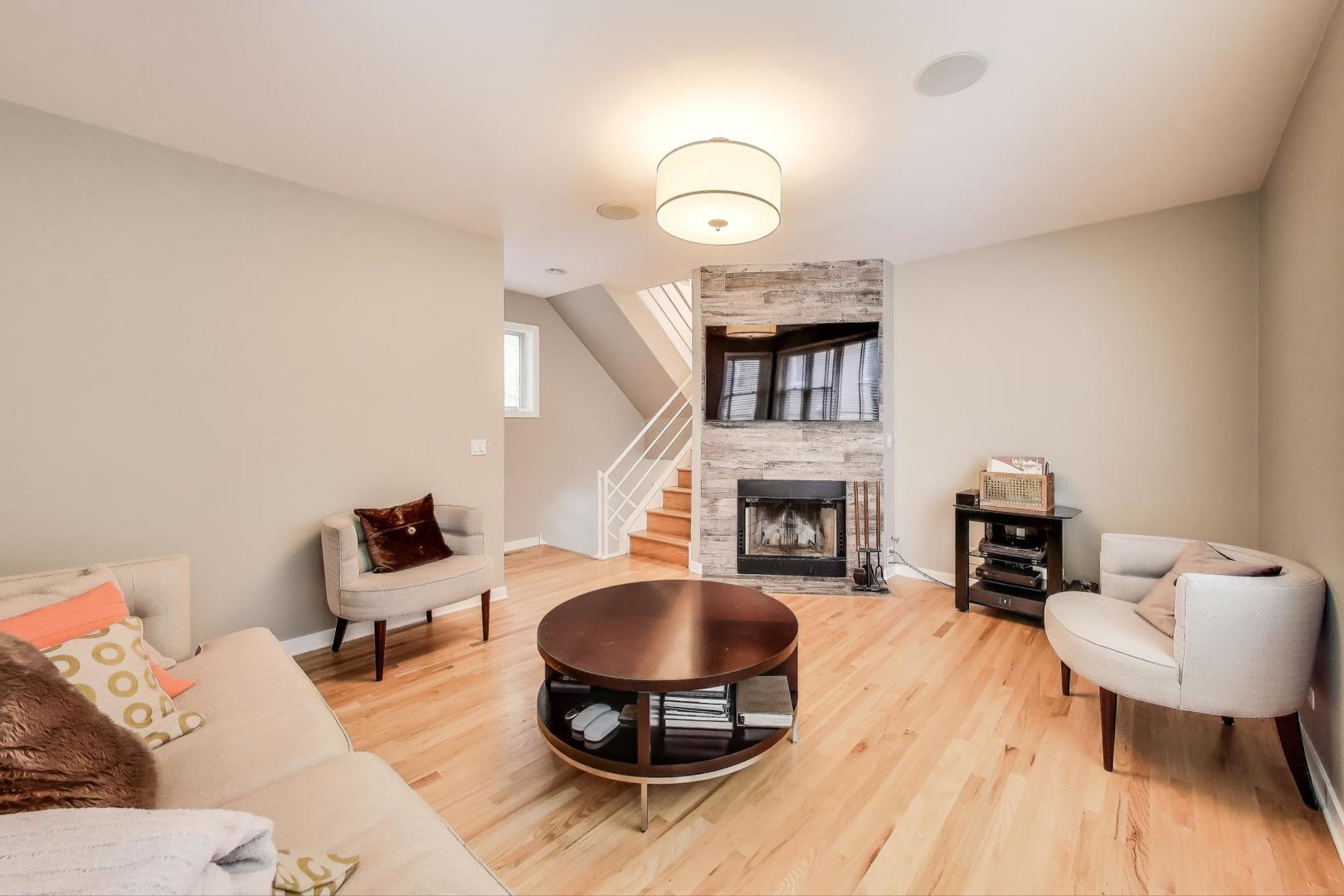 860 N ELSTON Avenue 10