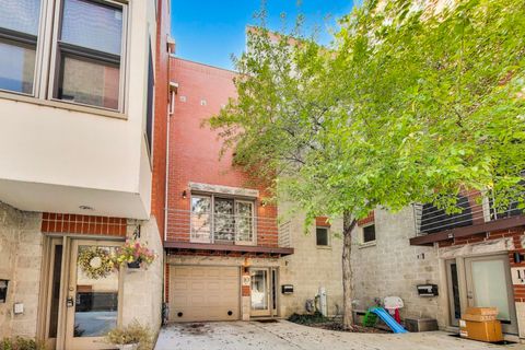 Tiny photo for 860 N ELSTON Avenue #10, Chicago, IL 60642 (MLS # 12472092)