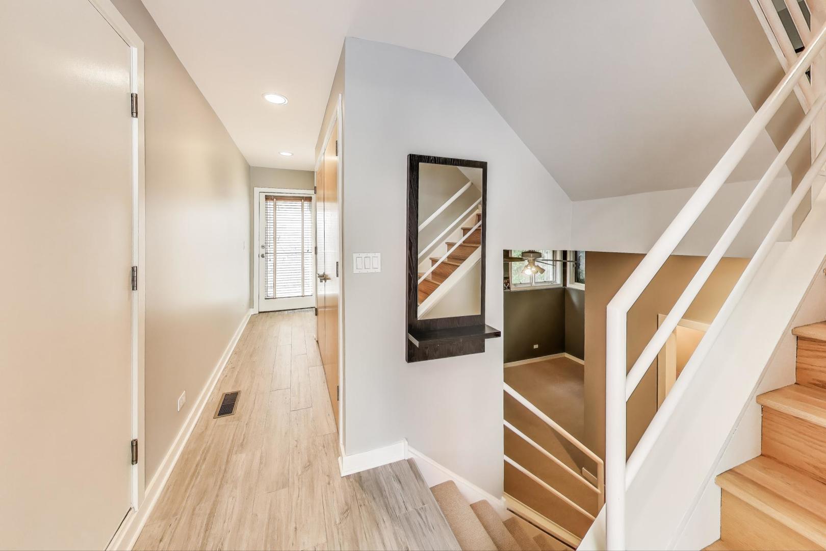 860 N ELSTON Avenue 10