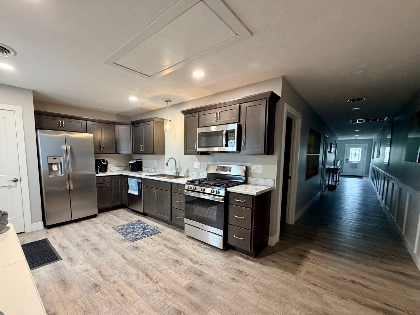 119 W Division Street