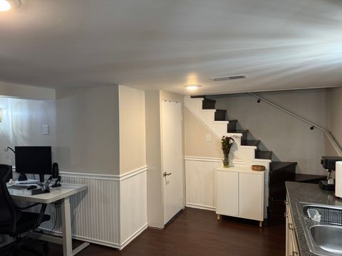 Tiny photo for 300 S Cumberland Parkway, Des Plaines, IL 60016 (MLS # 12499395)