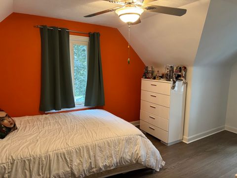 Tiny photo for 300 S Cumberland Parkway, Des Plaines, IL 60016 (MLS # 12499395)