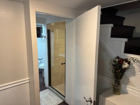 Tiny photo for 300 S Cumberland Parkway, Des Plaines, IL 60016 (MLS # 12499395)