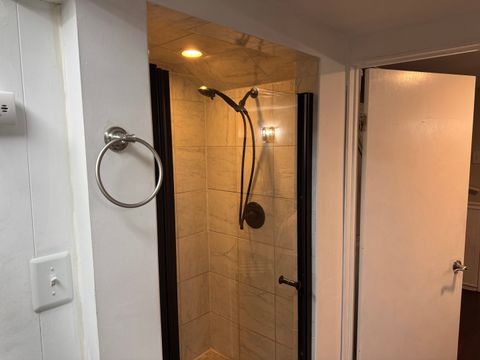 Tiny photo for 300 S Cumberland Parkway, Des Plaines, IL 60016 (MLS # 12499395)