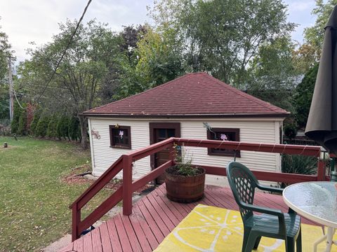 Tiny photo for 300 S Cumberland Parkway, Des Plaines, IL 60016 (MLS # 12499395)