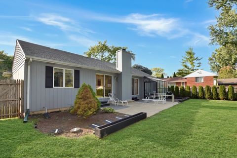 Tiny photo for 543 S Warren Avenue, Palatine, IL 60074 (MLS # 12472216)