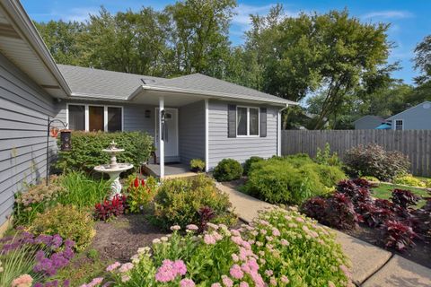 Tiny photo for 543 S Warren Avenue, Palatine, IL 60074 (MLS # 12472216)