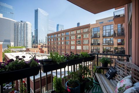 Tiny photo for 330 N Jefferson Street #603, Chicago, IL 60661 (MLS # 12465493)