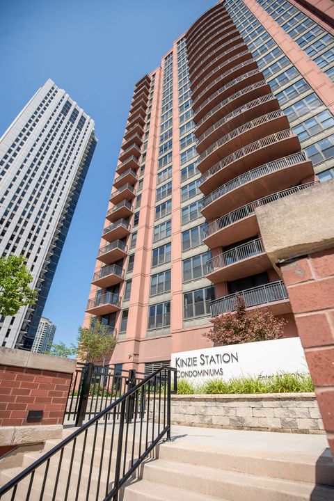 Tiny photo for 330 N Jefferson Street #603, Chicago, IL 60661 (MLS # 12465493)
