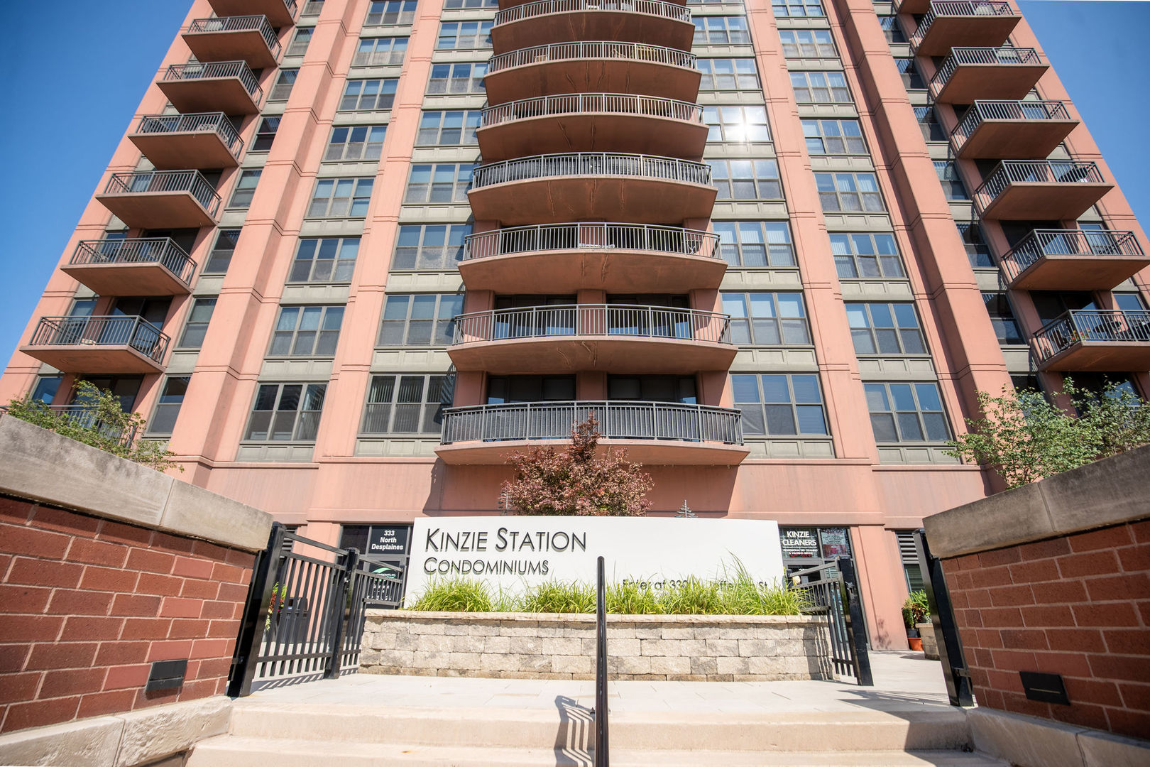330 N Jefferson Street 603