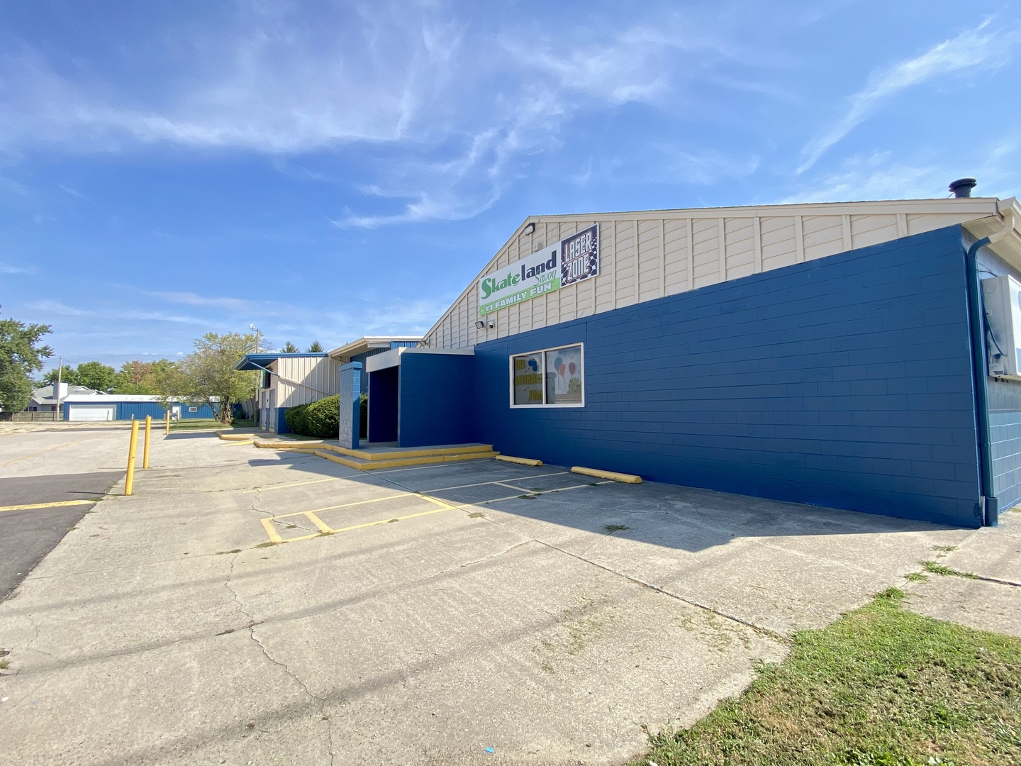 208 W Curtis Road