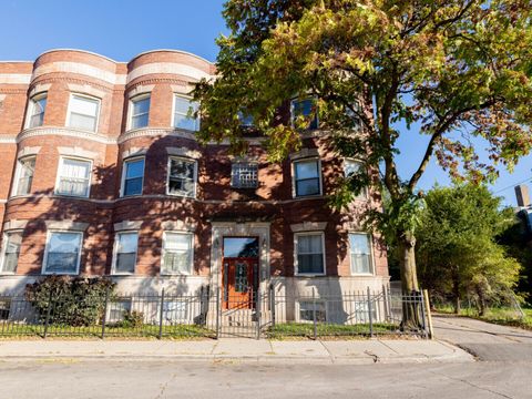 Photo of 542 E 44th Street #GARDEN, Chicago, IL 60653 (MLS # 12579424)