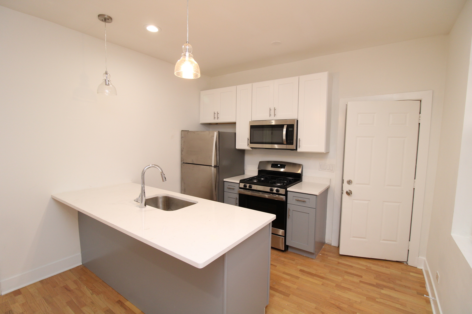 1544 N Bosworth Avenue 1R