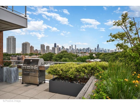 Tiny photo for 540 W Webster Avenue #511, Chicago, IL 60614 (MLS # 12764415)