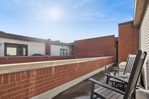 Tiny photo for 807 W Wolfram Street #6, Chicago, IL 60657 (MLS # 12594707)