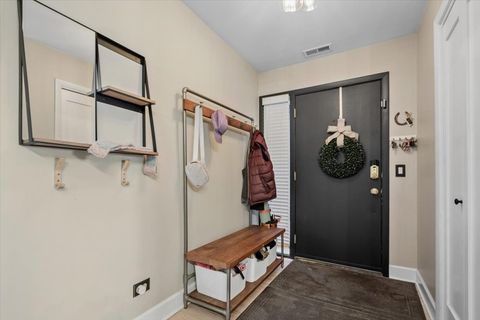 Tiny photo for 807 W Wolfram Street #6, Chicago, IL 60657 (MLS # 12594707)