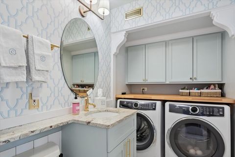 Tiny photo for 807 W Wolfram Street #6, Chicago, IL 60657 (MLS # 12594707)