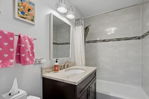 Tiny photo for 807 W Wolfram Street #6, Chicago, IL 60657 (MLS # 12594707)
