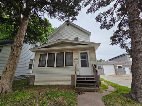 Photo of 1405 25th Street, Rock Island, IL 61201 (MLS # 12650202)