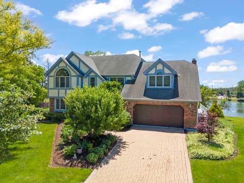 Photo of 1841 Helen Court, Wheaton, IL 60189 (MLS # 12678566)