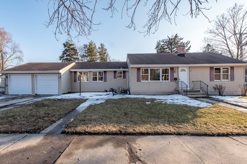 821 12th Street North Chicago IL 60064