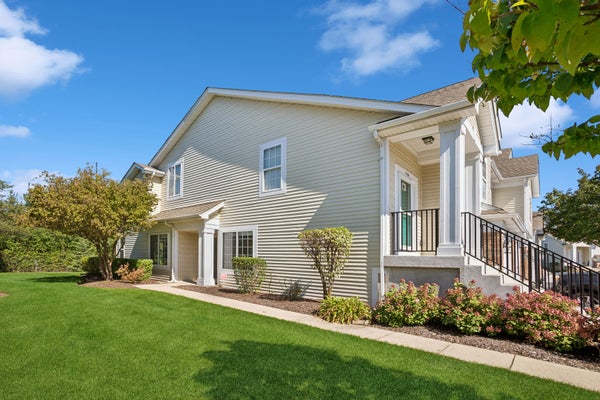 1156 WESTMINSTER LN # 1156, ELK GROVE VILLAGE, IL 60007 - Image 2bfc9853a404f7e8a39feb10a973af30/4030434637