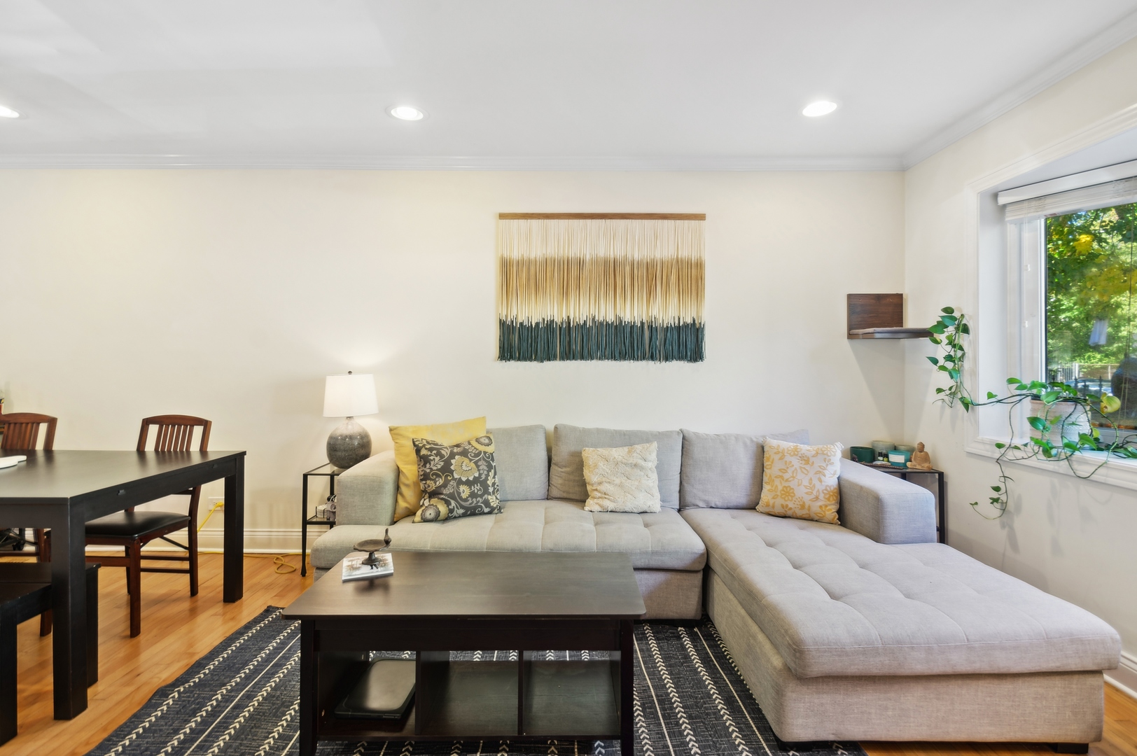 1607 W Sunnyside Avenue