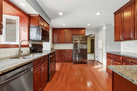 Tiny photo for 136 Graymoor Lane, Olympia Fields, IL 60461 (MLS # 12574568)