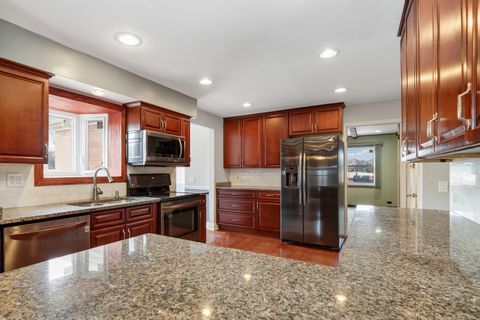 Tiny photo for 136 Graymoor Lane, Olympia Fields, IL 60461 (MLS # 12574568)