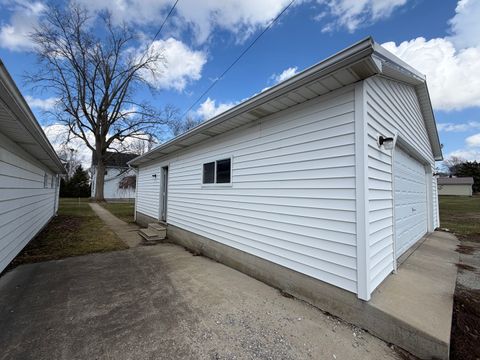Tiny photo for 405 E Seminary Avenue, Hoopeston, IL 60942 (MLS # 12579001)