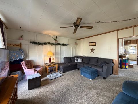 Tiny photo for 405 E Seminary Avenue, Hoopeston, IL 60942 (MLS # 12579001)
