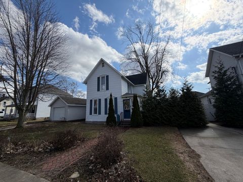 Tiny photo for 405 E Seminary Avenue, Hoopeston, IL 60942 (MLS # 12579001)