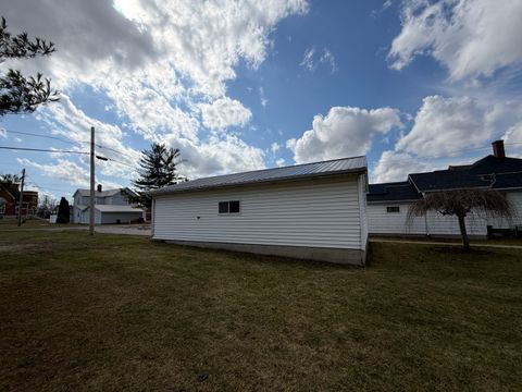 Tiny photo for 405 E Seminary Avenue, Hoopeston, IL 60942 (MLS # 12579001)