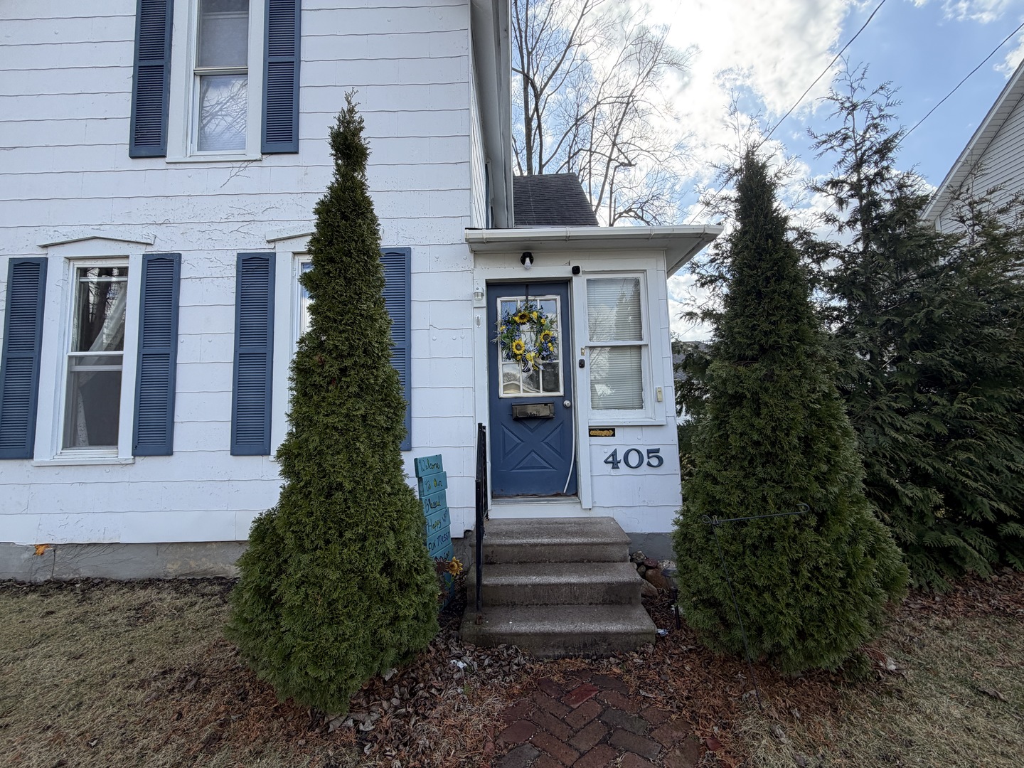 405 E Seminary Avenue