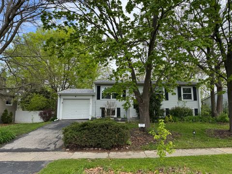 Photo of 36581 N Grandwood Drive, Gurnee, IL 60031 (MLS # 12635836)