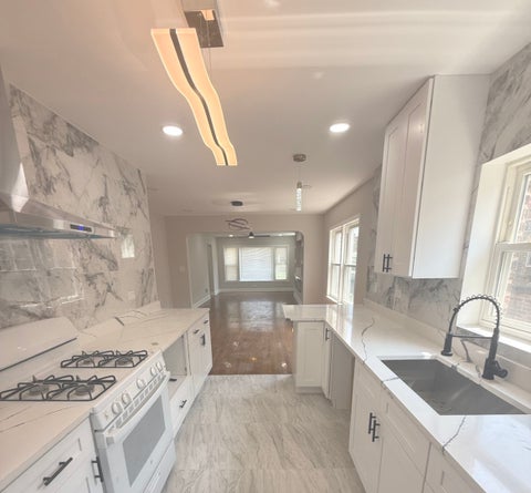 Tiny photo for 8926 S Paxton Avenue, Chicago, IL 60617 (MLS # 12752355)