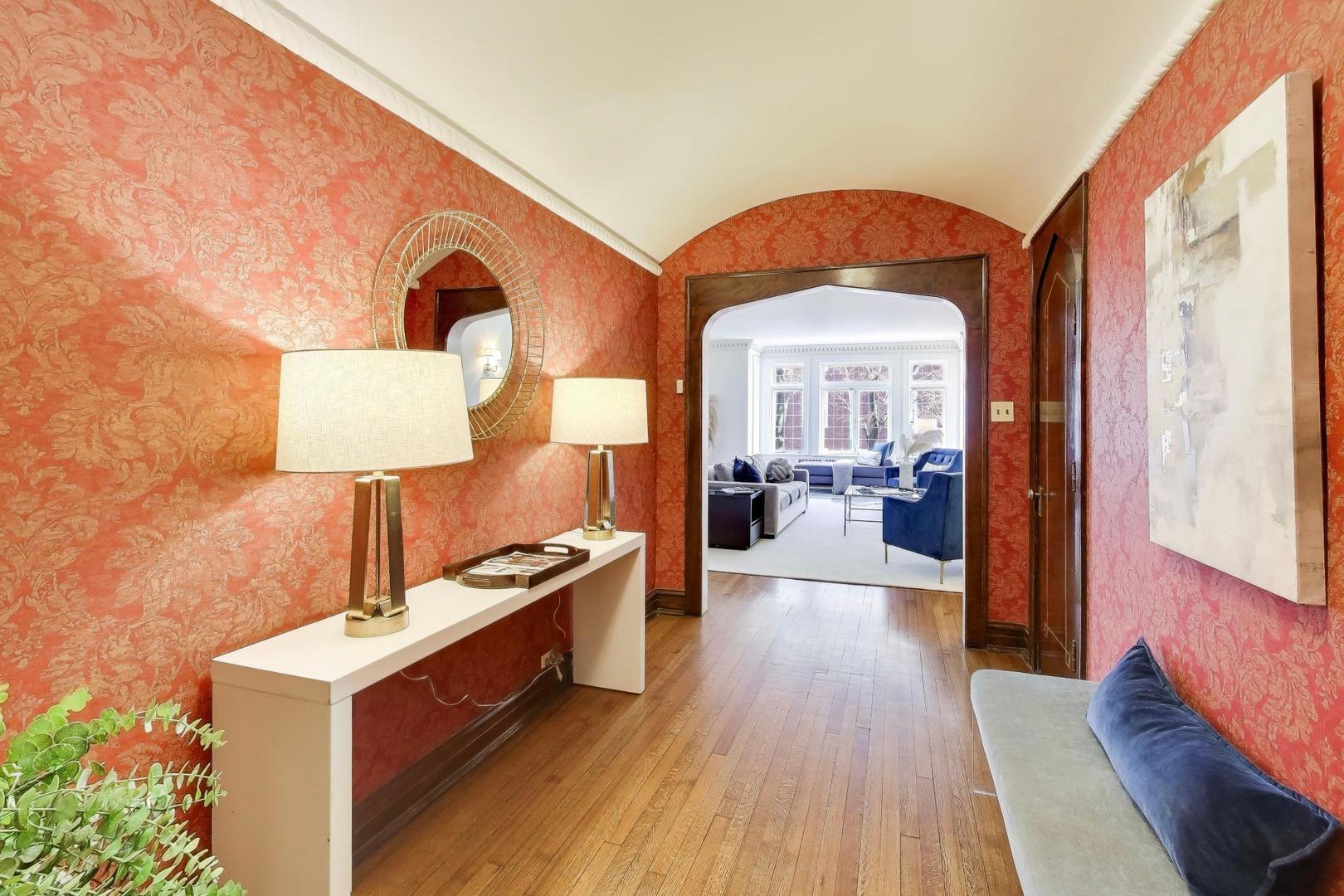 5750 S Kenwood Avenue 1N