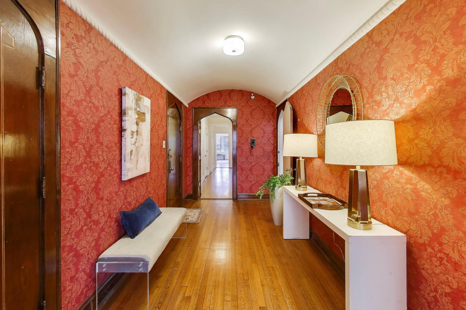 5750 S Kenwood Avenue 1N