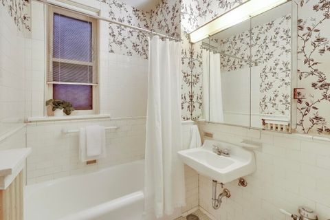 Tiny photo for 5750 S Kenwood Avenue #1N, Chicago, IL 60637 (MLS # 12579324)