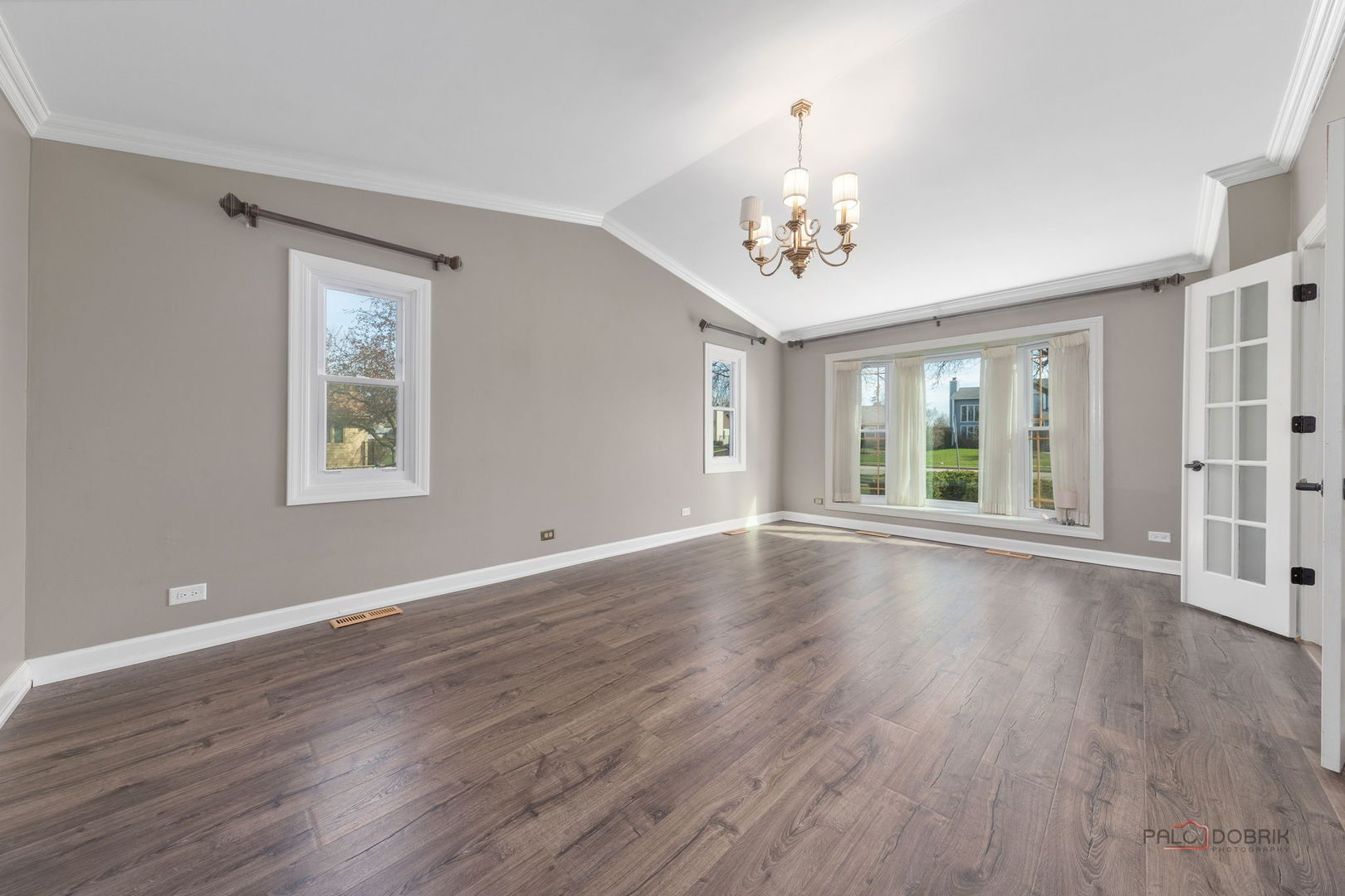 2326 W Weathersfield Way