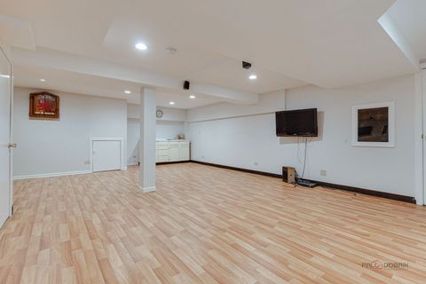 Tiny photo for 2326 W Weathersfield Way, Schaumburg, IL 60193 (MLS # 12614584)