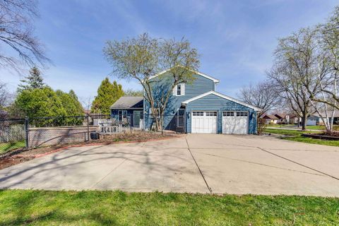 Tiny photo for 2326 W Weathersfield Way, Schaumburg, IL 60193 (MLS # 12614584)