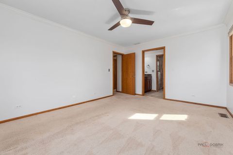 Tiny photo for 2326 W Weathersfield Way, Schaumburg, IL 60193 (MLS # 12614584)