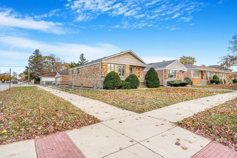 Tiny photo for 7801 Melvina Avenue, Burbank, IL 60459 (MLS # 12517130)