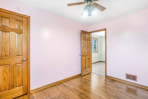 Tiny photo for 7801 Melvina Avenue, Burbank, IL 60459 (MLS # 12517130)